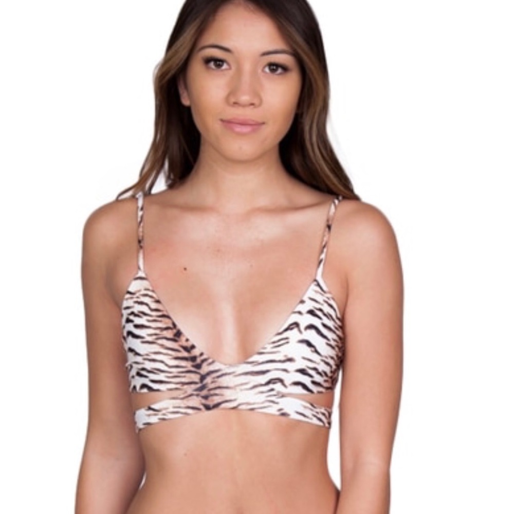 HAKU TOP by Acacia in Tiger Size L